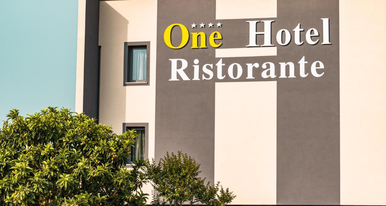 One Hotel & Restaurant Dalmine Luaran gambar