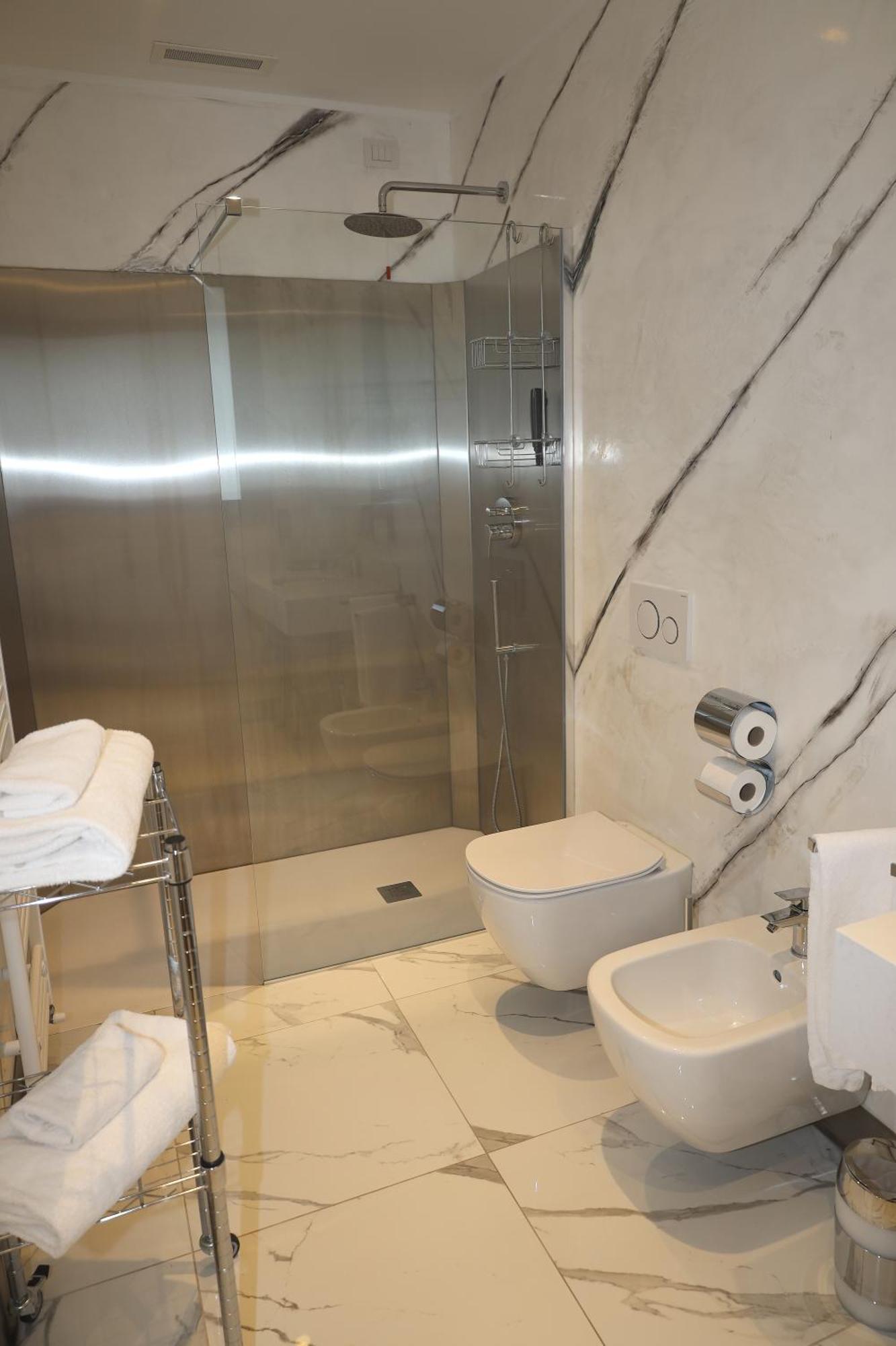 One Hotel & Restaurant Dalmine Luaran gambar