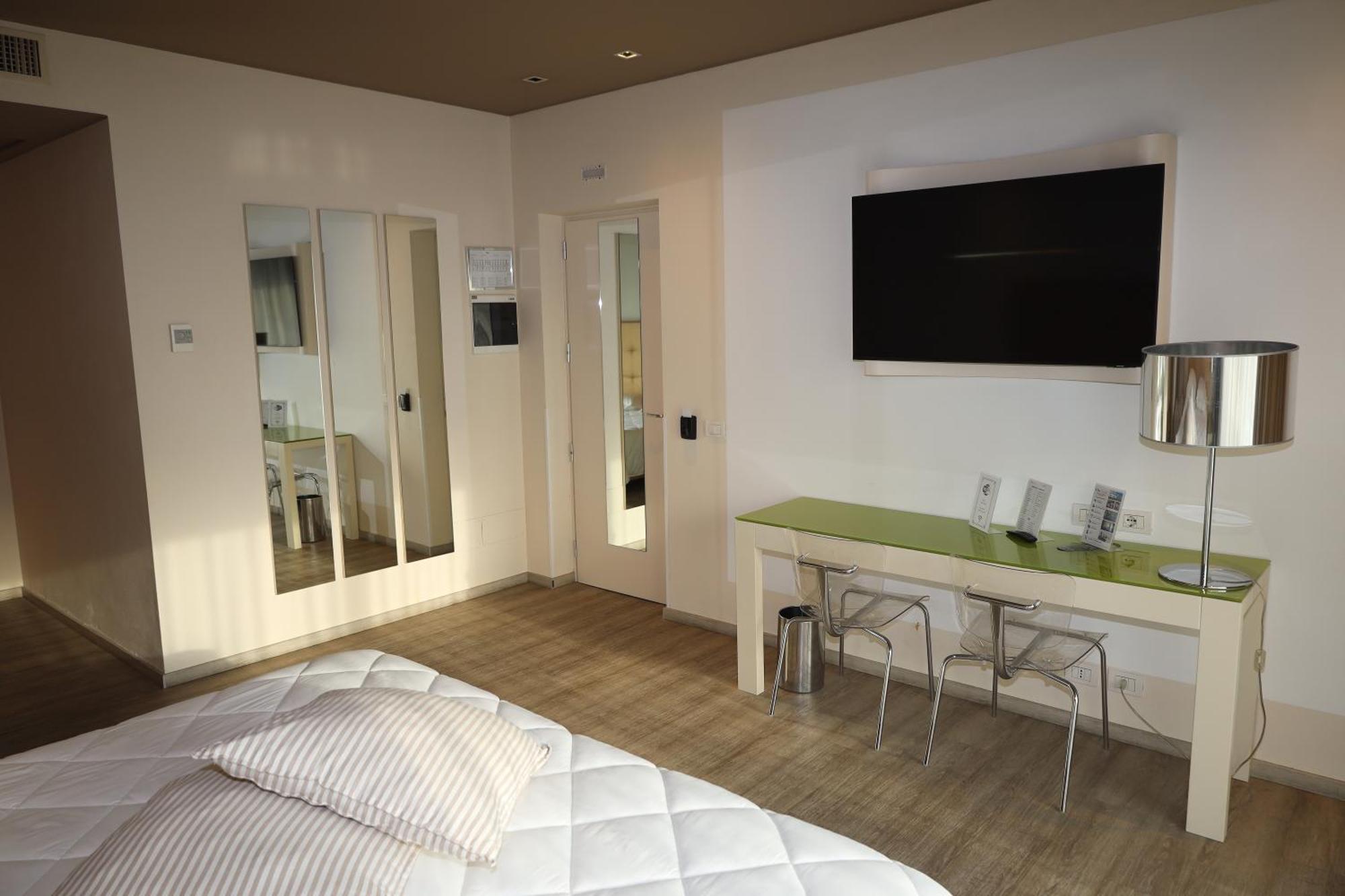 One Hotel & Restaurant Dalmine Luaran gambar
