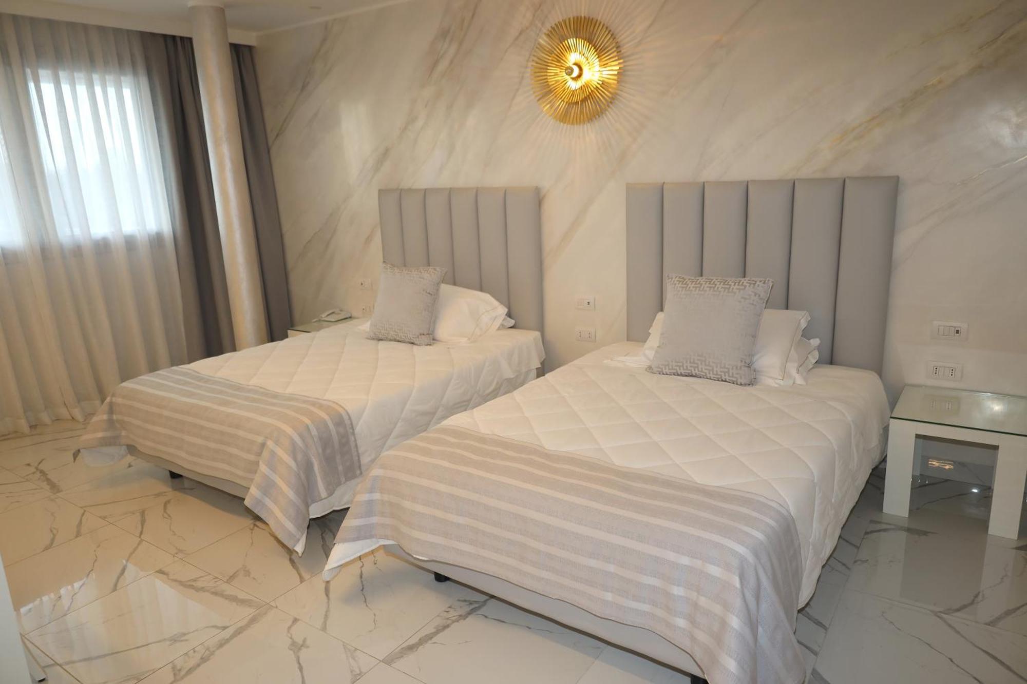 One Hotel & Restaurant Dalmine Luaran gambar