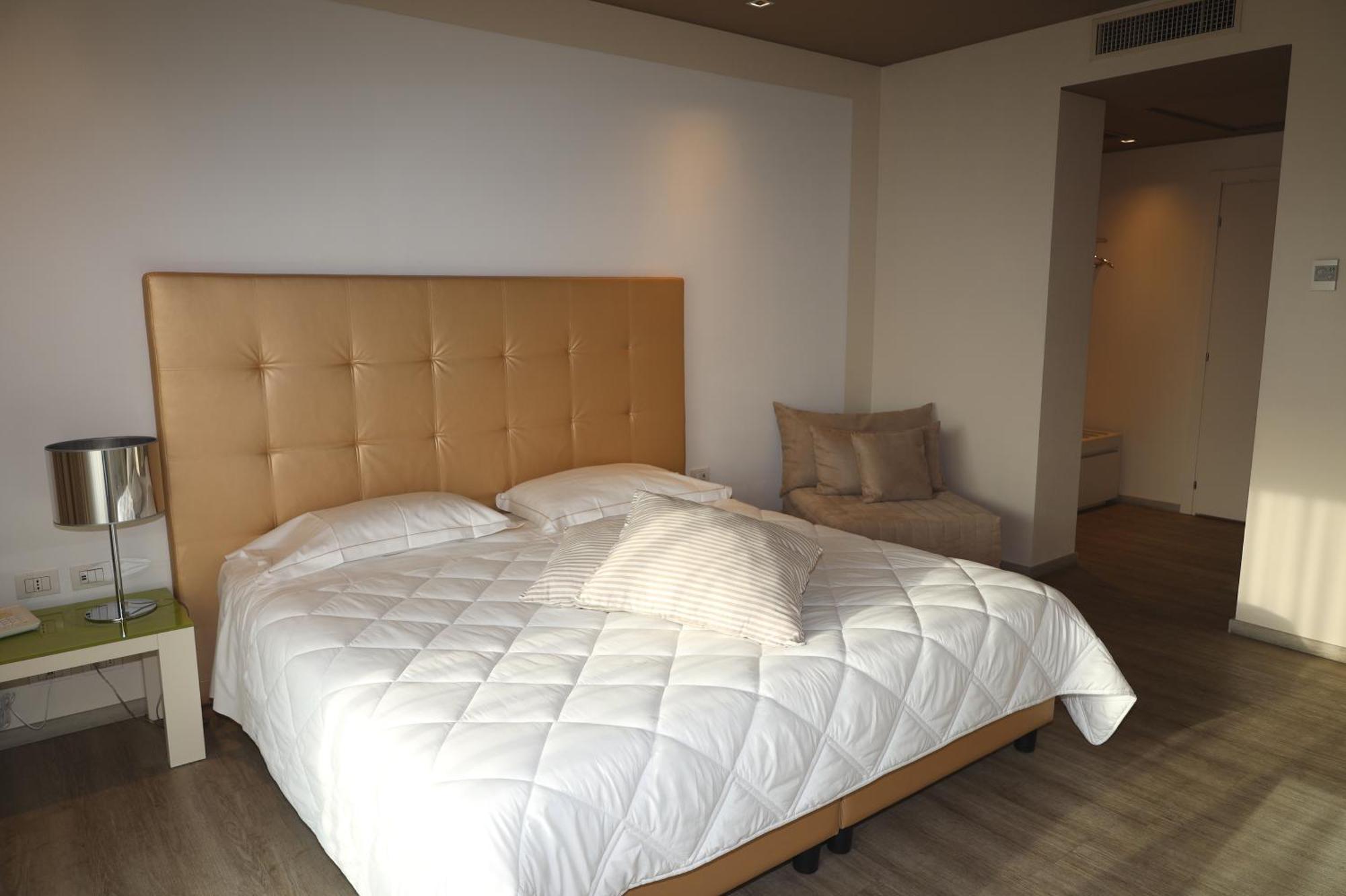 One Hotel & Restaurant Dalmine Luaran gambar