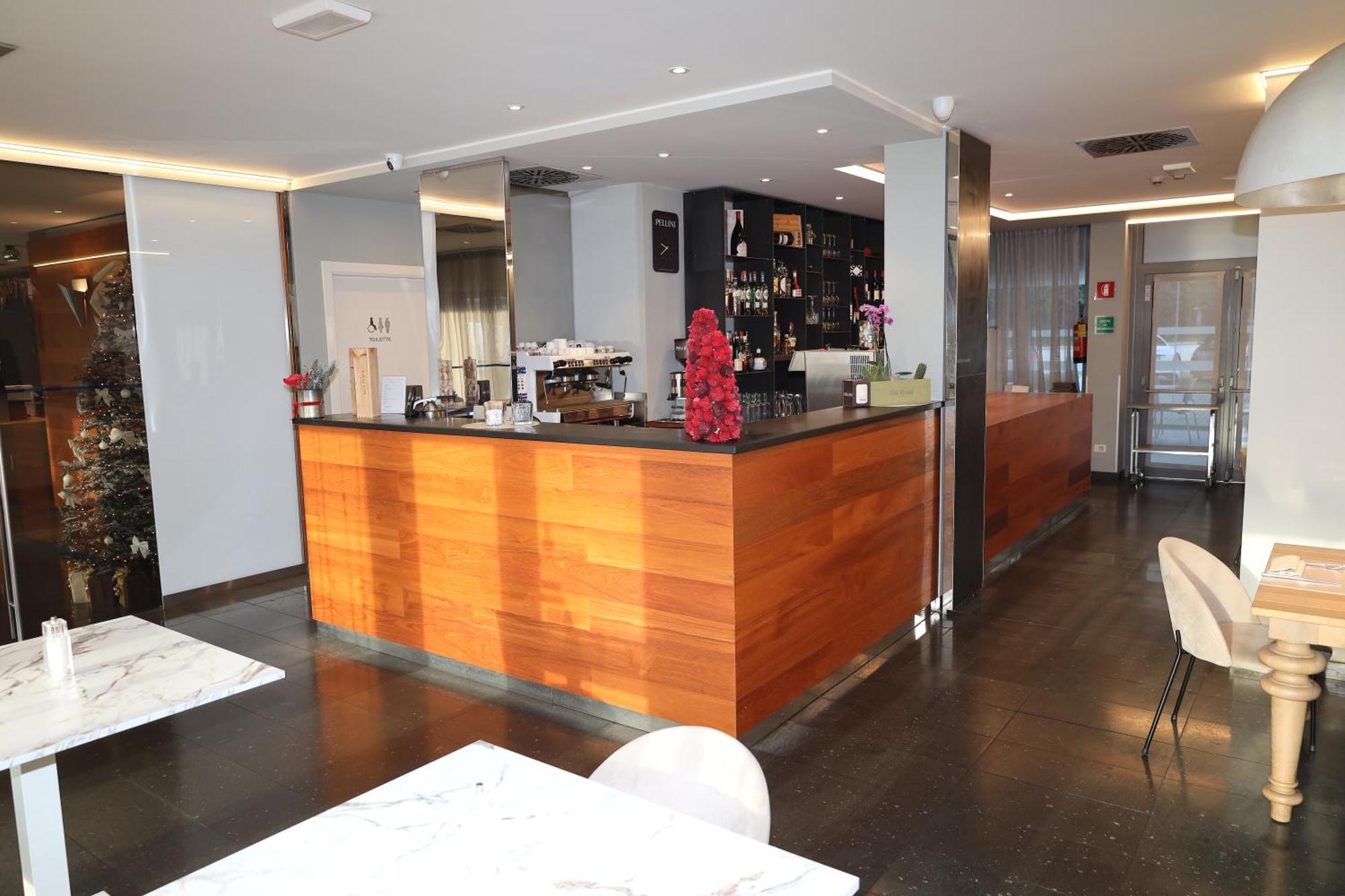 One Hotel & Restaurant Dalmine Luaran gambar